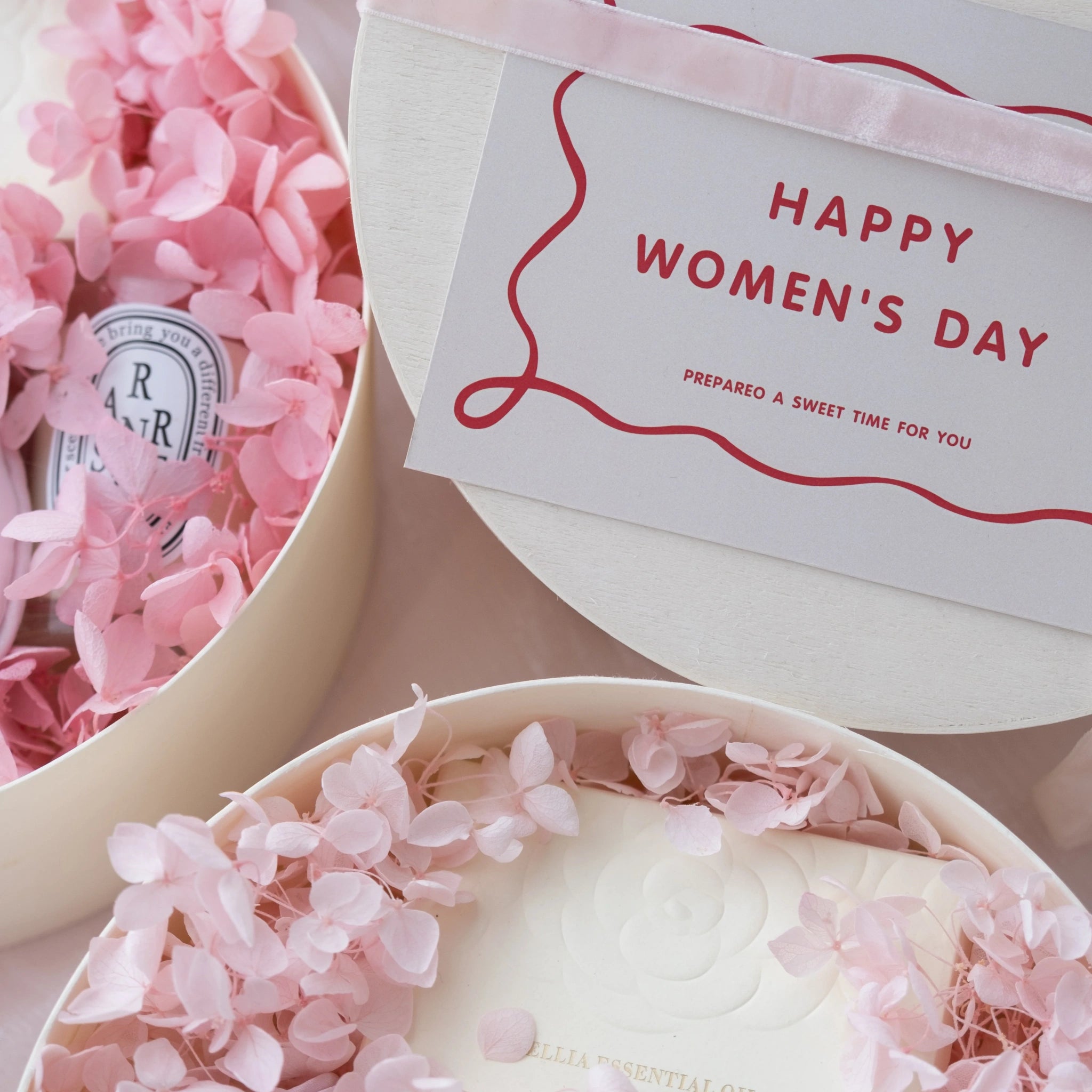 Camellia Bloom Gift Box